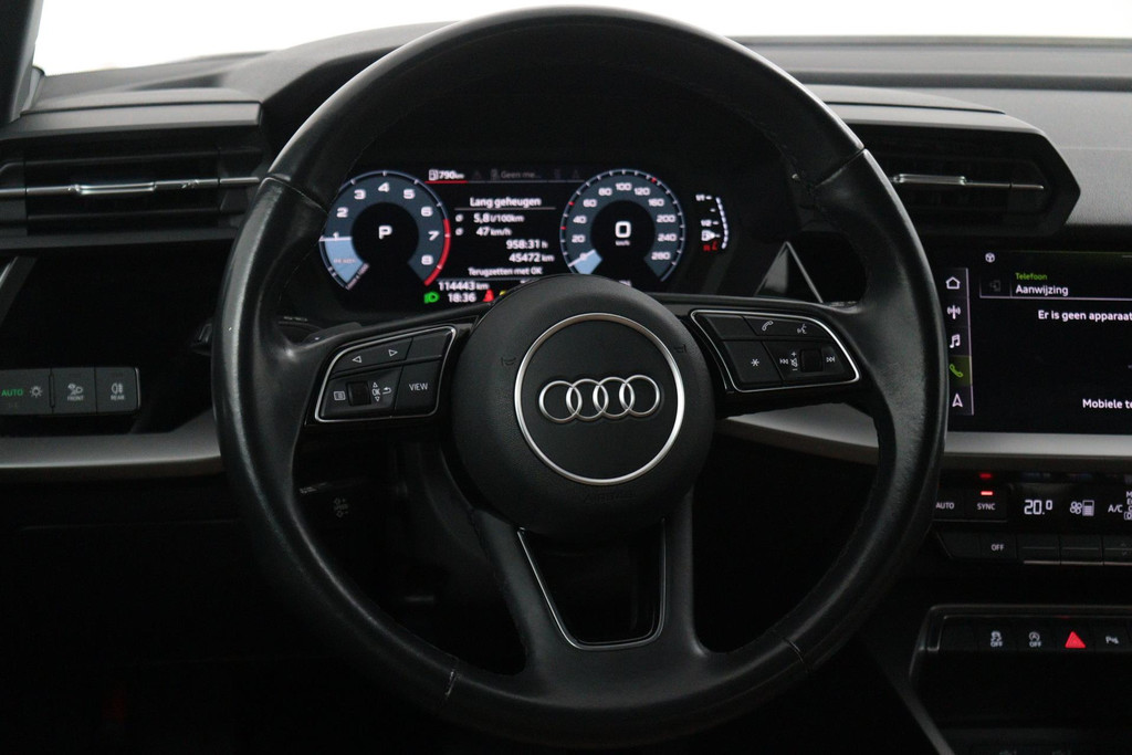 42806454-3.jpg