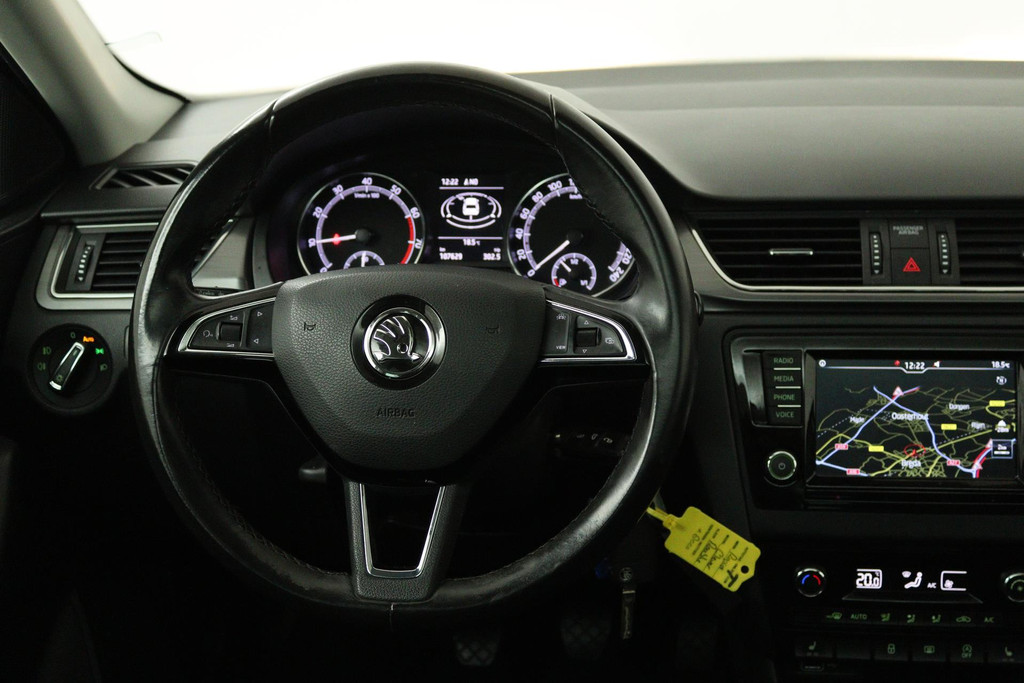 43960469-3.jpg