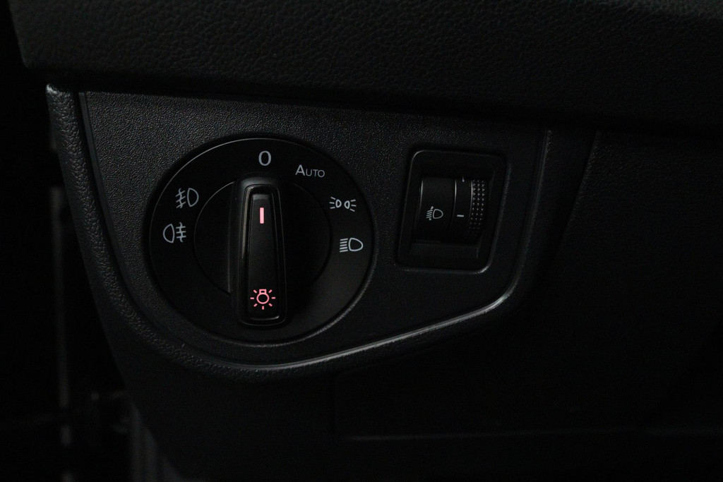 44908081-7.jpg