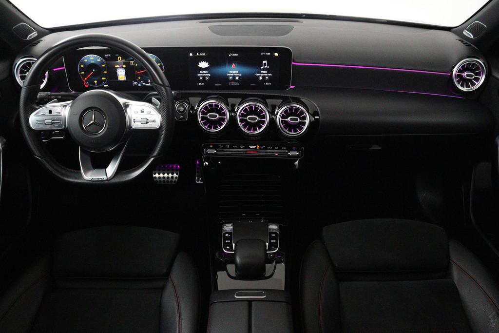 45016833-3.jpg