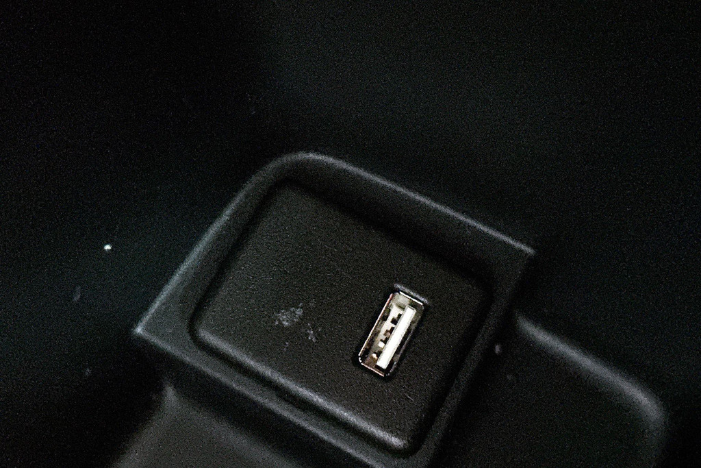 46247583-10.jpg