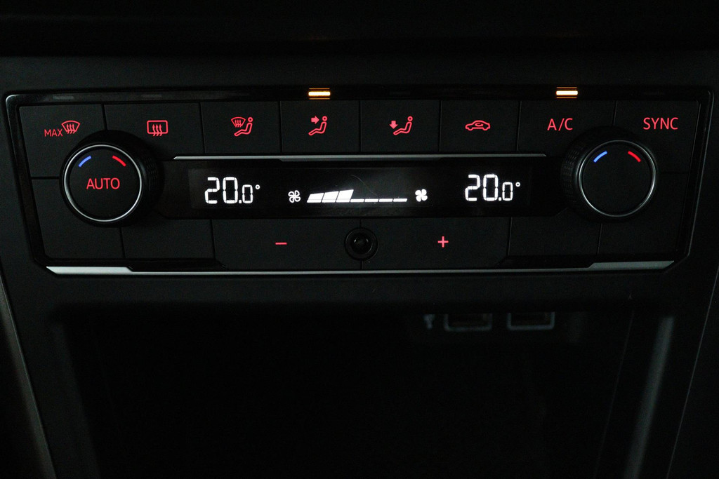 46452608-12.jpg